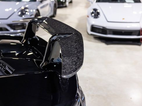 Used 2018 Lamborghini Huracan Performante image 17