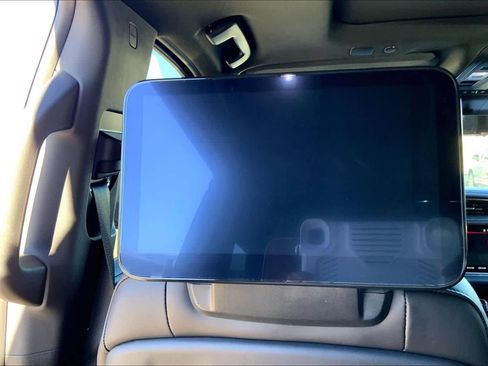 Certified 2023 GMC Yukon XL Denali Ultimate image 30