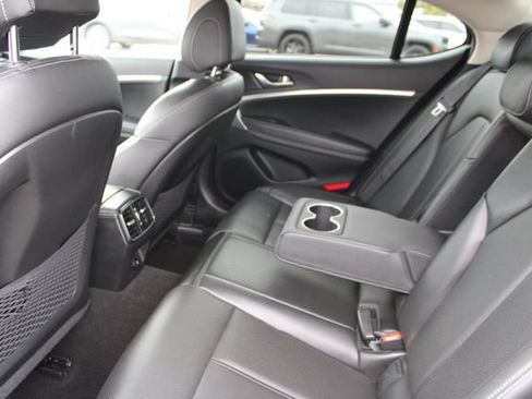 Used 2022 Genesis G70 2.0T RWD image 37