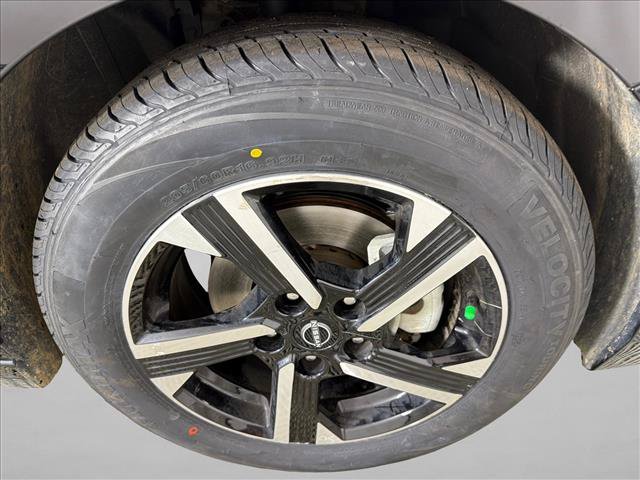 Used 2025 Nissan Sentra SV FWD image 12