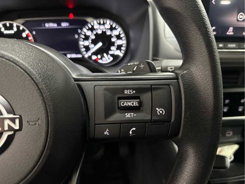 Used 2023 Nissan Rogue S image 15