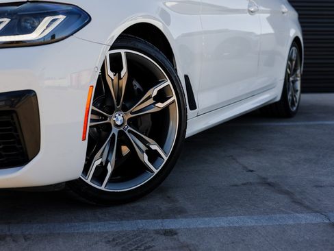 Used 2021 BMW 540i w/ M Sport Package image 12