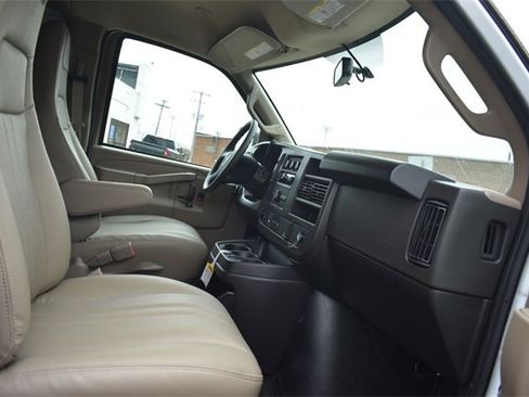 New 2025 Chevrolet Express 2500 Work Van image 12