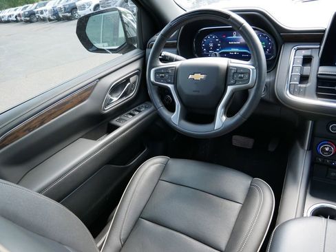 Used 2023 Chevrolet Tahoe Premier w/ Advanced Technology Package AWD/4WD image 18