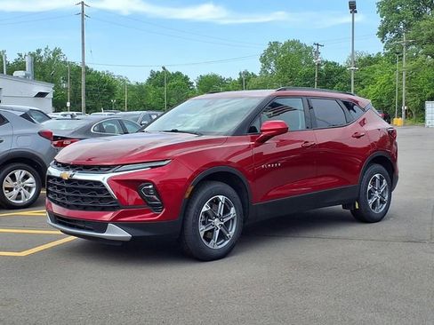 Used 2024 Chevrolet Blazer LT w/ Convenience Package FWD image 1