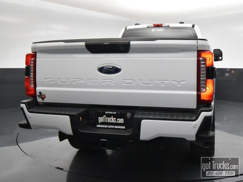 Used 2023 Ford F250 XL w/ STX Appearance Package AWD/4WD image 6
