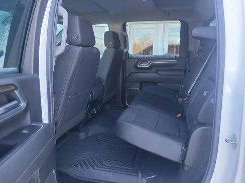 Used 2024 Chevrolet Silverado 2500 LT image 15