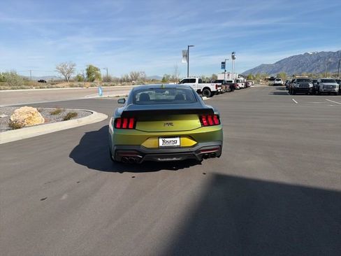 Used 2025 Ford Mustang GT Premium w/ GT Performance Package RWD image 4