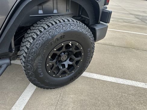 Used 2017 Jeep Wrangler Unlimited Sport w/ Quick Order Package 24S image 8