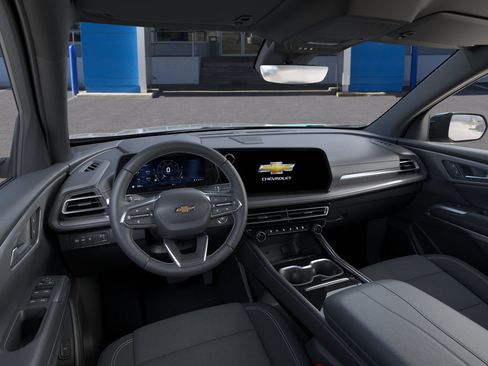 New 2027 Chevrolet Traverse LT w/ Driver Confidence Package FWD image 41