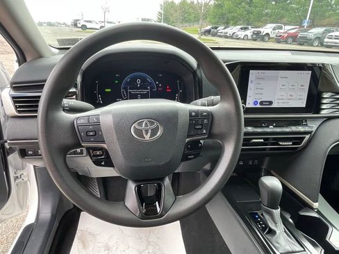 Used 2025 Toyota Camry LE FWD image 27