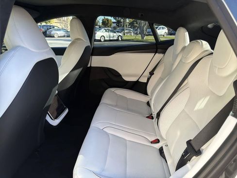 Used 2023 Tesla Model S Plaid image 28