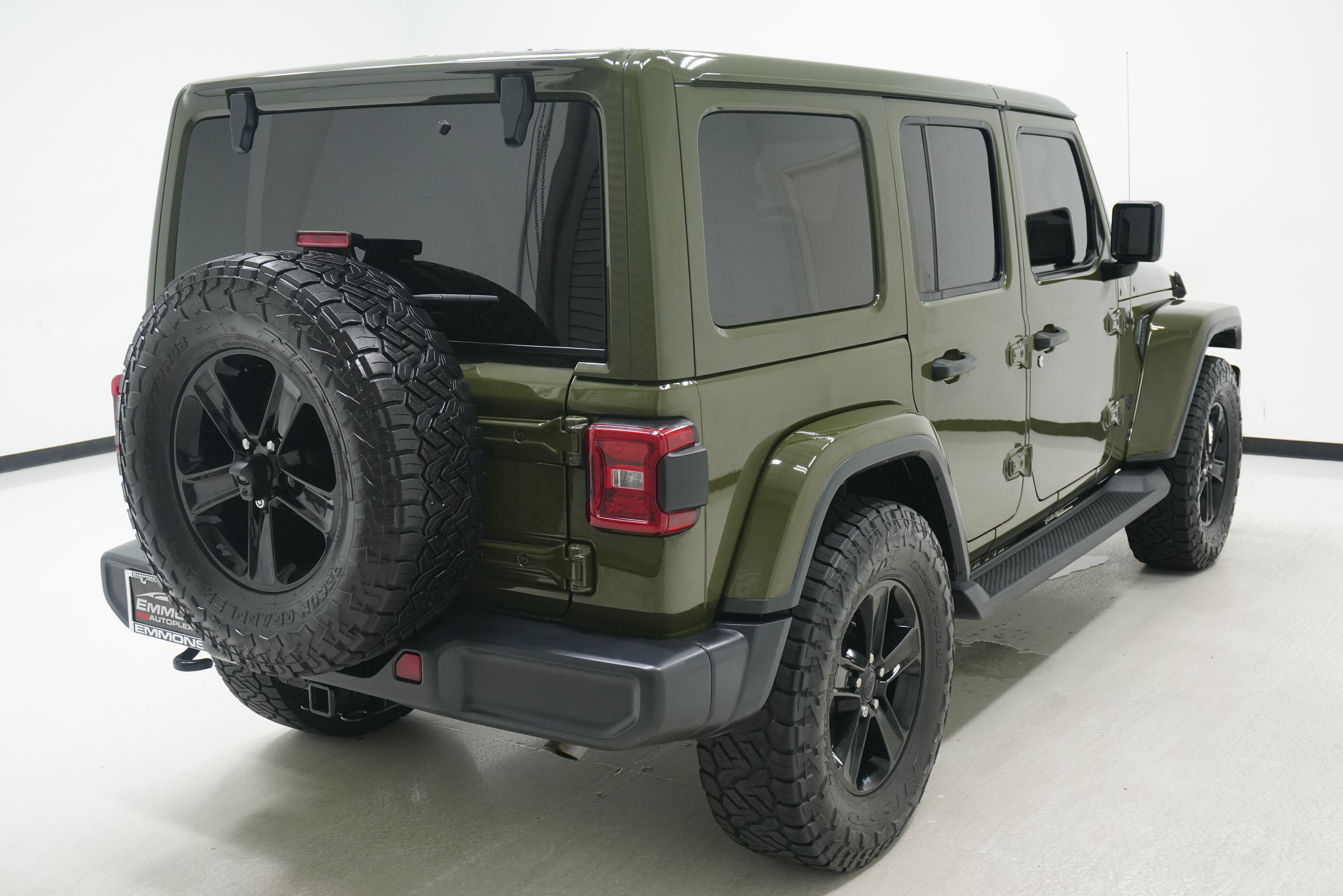 Used 2021 Jeep Wrangler Unlimited Sahara AWD/4WD image 4