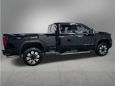 Used 2025 GMC Sierra 3500 Denali w/ Denali Reserve Package AWD/4WD image 6