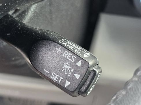 Used 2017 Toyota Camry XSE FWD image 24
