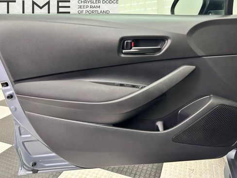 Used 2022 Toyota Corolla LE image 12