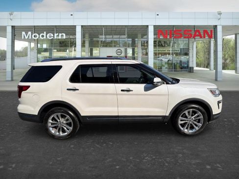 Used 2018 Ford Explorer Limited w/ Equipment Group 301A AWD/4WD image 6