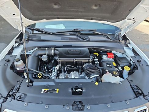 Used 2024 Jeep Compass Latitude image 32