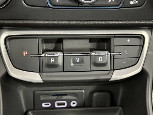 Used 2023 GMC Terrain SLT AWD/4WD image 18
