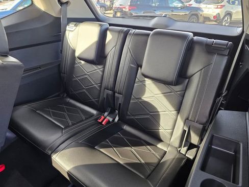 Used 2024 Volkswagen Atlas SE image 18