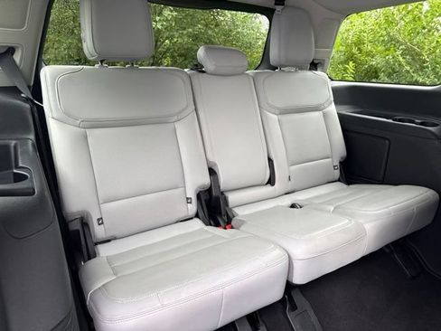 Used 2025 Ford Expedition Platinum w/ Driver's Package AWD/4WD image 39