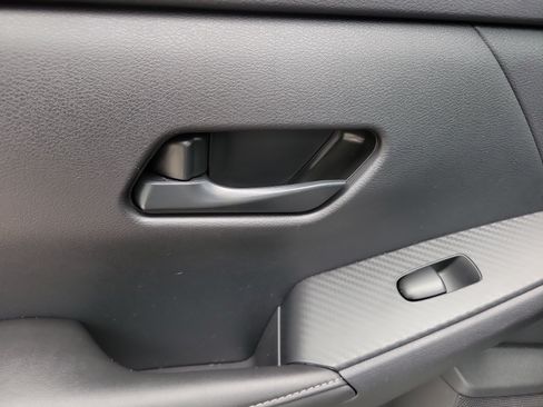 Certified 2025 Nissan Sentra SV FWD image 19