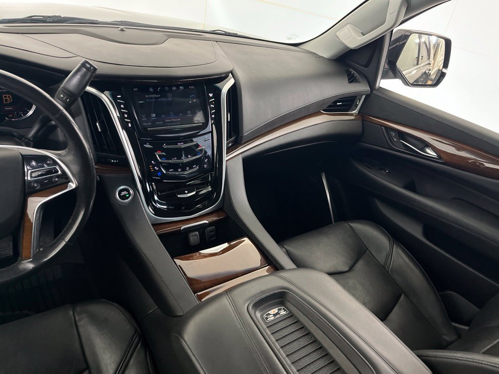 Used 2020 Cadillac Escalade 4WD image 35