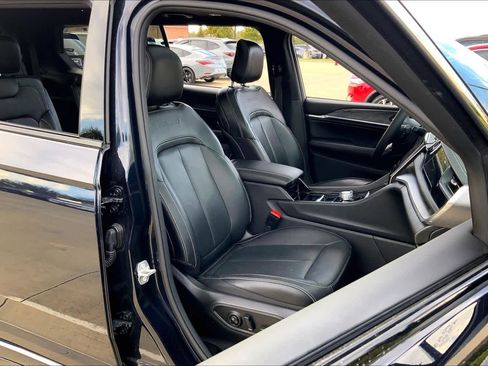 Used 2024 Jeep Grand Cherokee L Overland w/ Trailer Tow Package image 8