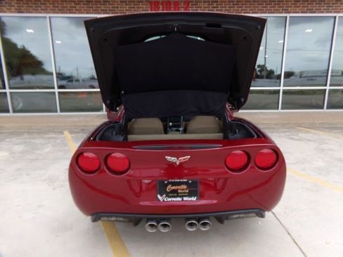 Used 2007 Chevrolet Corvette Coupe w/ Preferred Equipment Group RWD image 12