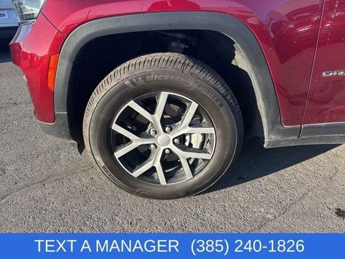 Used 2023 Jeep Grand Cherokee Limited w/ Trailer Tow Prep Group (B) image 4