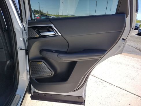 New 2026 Mitsubishi Outlander SE AWD/4WD image 32