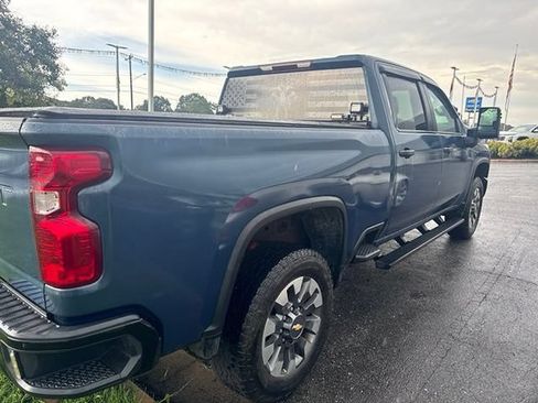 Used 2024 Chevrolet Silverado 2500 Custom w/ Custom Convenience Package AWD/4WD image 6