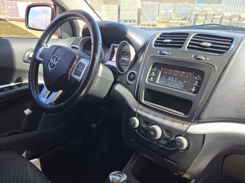 Used 2020 Dodge Journey SE w/ SE Popular Equipment Group image 7