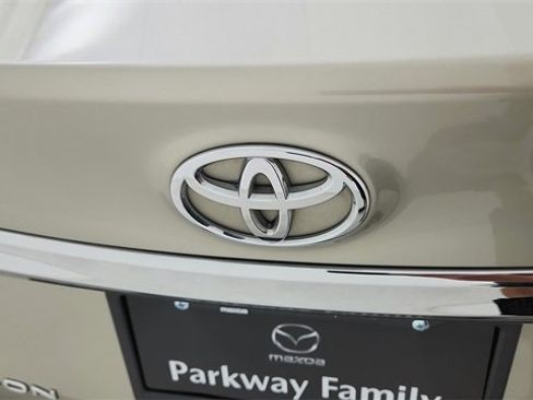 Used 2016 Toyota Avalon XLE Premium image 28