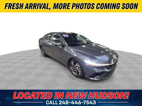 Used 2025 Hyundai Elantra SEL FWD image 4