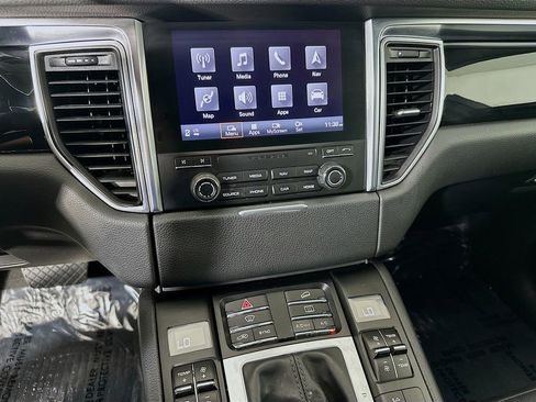 Used 2018 Porsche Macan image 17