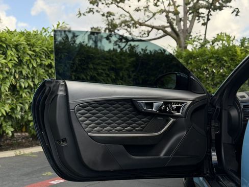 Used 2017 Jaguar F-TYPE SVR image 19