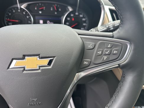 Used 2023 Chevrolet Equinox Premier FWD image 27