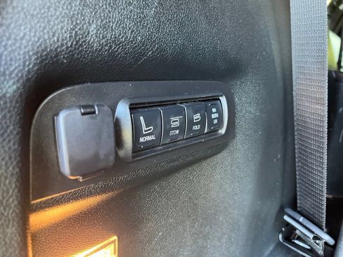 Used 2018 Ford Explorer Sport w/ Equipment Group 401A AWD/4WD image 42