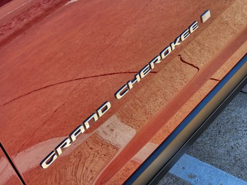 Used 2021 Jeep Grand Cherokee L Limited image 18