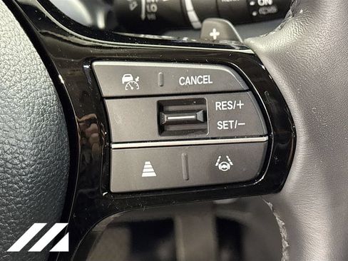 Used 2025 Honda Pilot Touring image 13