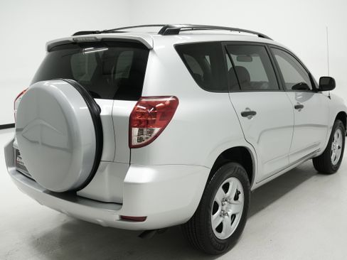 Used 2008 Toyota RAV4 2WD V6 image 4