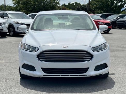 Used 2014 Ford Fusion SE FWD image 2