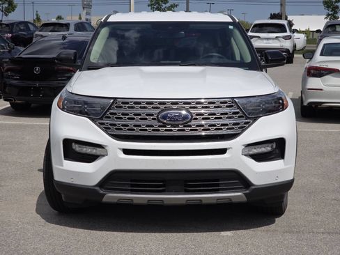 Used 2021 Ford Explorer Limited w/ Equipment Group 301A AWD/4WD image 3