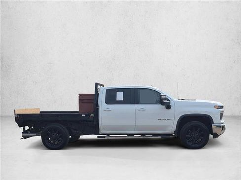 Used 2024 Chevrolet Silverado 2500 LT w/ Convenience Package AWD/4WD image 4