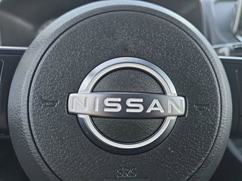 Used 2024 Nissan Rogue SV image 5