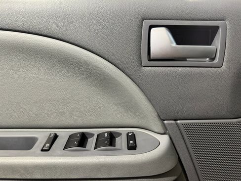 Used 2007 Ford Five Hundred SEL image 8