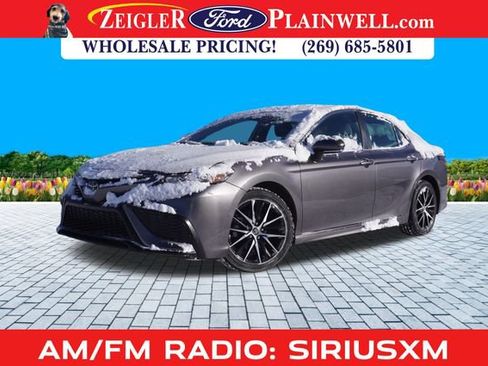 Used 2023 Toyota Camry SE image 1