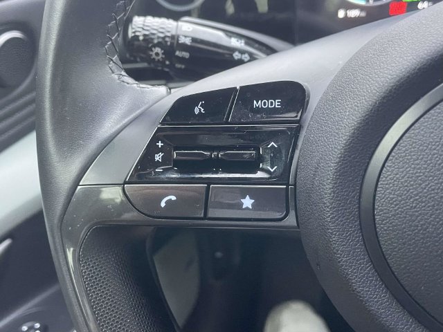 Used 2025 Hyundai Elantra Limited FWD image 25