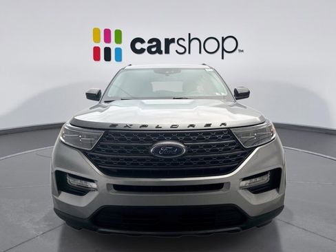 Used 2023 Ford Explorer XLT w/ Equipment Group 202A AWD/4WD image 8